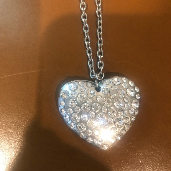 Hard Rock Cafe necklace - Picture 7 of 8